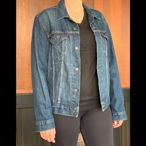 NWOT Levi’s Custom Denim Jacket
